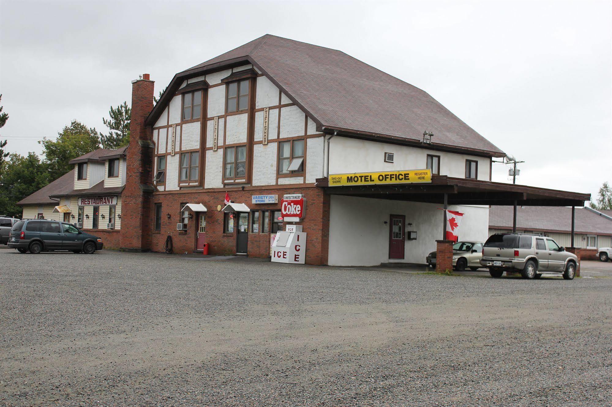 Englehart Motel Exterior photo